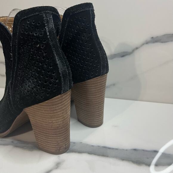 Lucky Brand | Black Perforated Leather Block Heel Peep Toe Larise Bootie Sz 9 - Picture 5 of 8